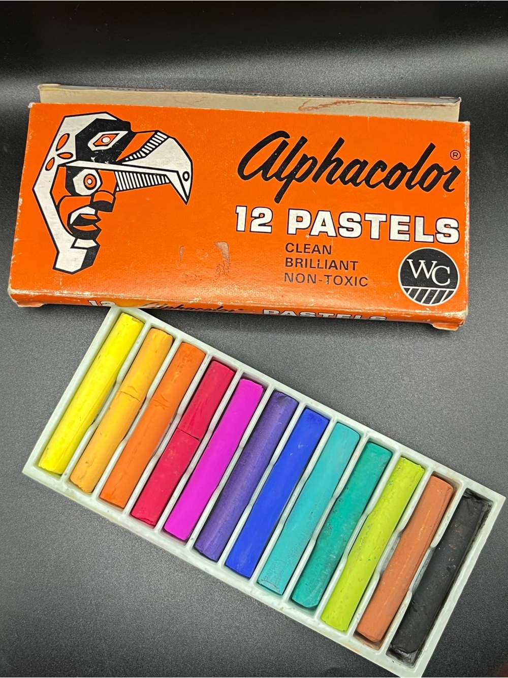 Vintage Alphacolor Bright Pastels - Multicolor Art Chalk Set